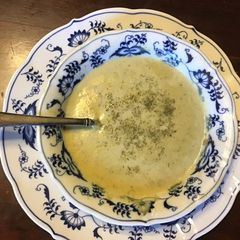 A picture of California Farm Hot Potato Vichyssoise Soup.