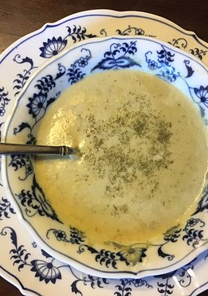 A picture of California Farm Hot Potato Vichyssoise Soup.