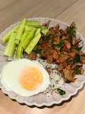 กระเพราเป็ดไหว้เจ้า เป็ดมือ2￼