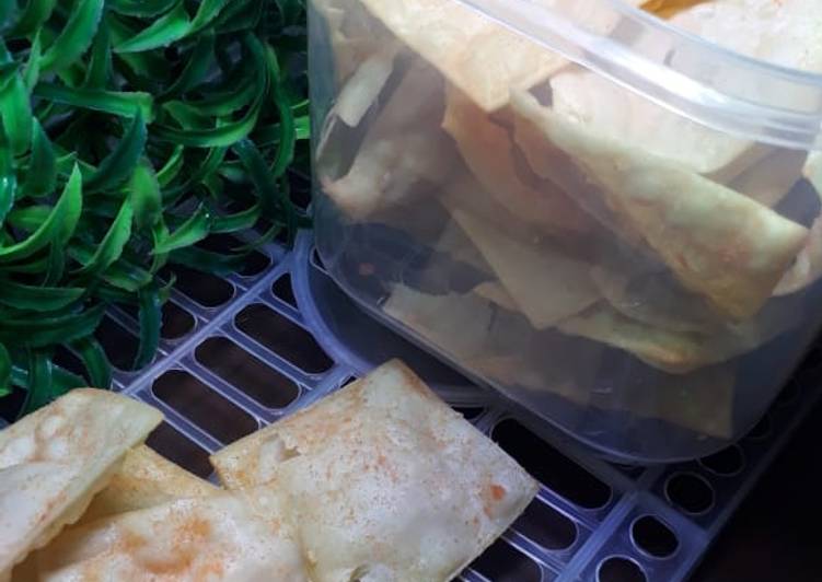 Resep Baru Keripik Pangsit Keju Manis Ala Rumahan