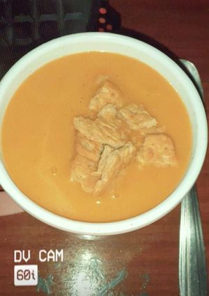 Una foto de Sopa de zapallo súper cremosa 🌼