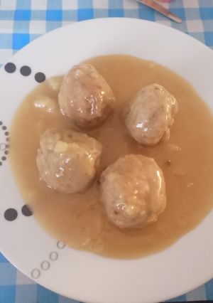 Una foto de Albóndigas con salsa al vino blanco