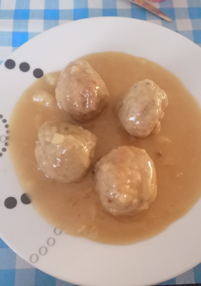 Una foto de Albóndigas con salsa al vino blanco
