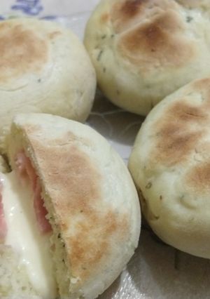 Una foto de Pancitos rellenos de jamón y queso SIN HORNO