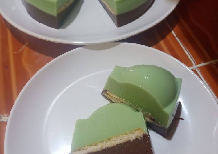 Cara Menyiapkan Puding Lapis Coklat Pandan, Enak