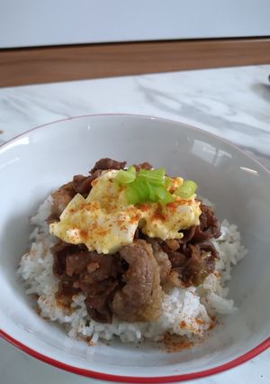Foto resep Yoshinoya + egg mayo ala rumahan