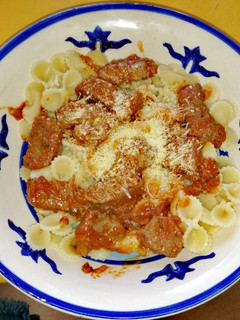 Una foto de Corbatitas con Carne y Salsa