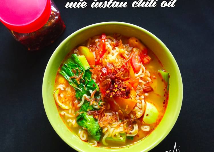 Mie instan chili oil