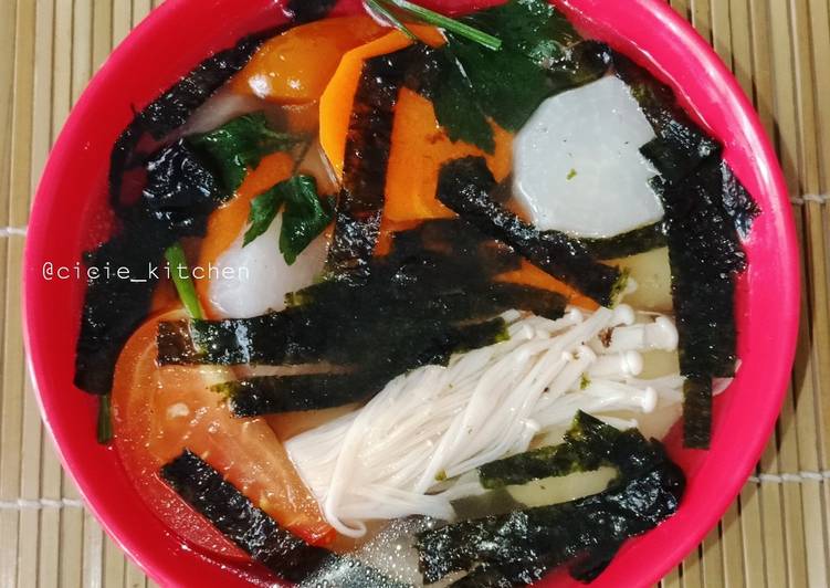 Sup Jamur Enoki Lobak Tabur Rumput Laut