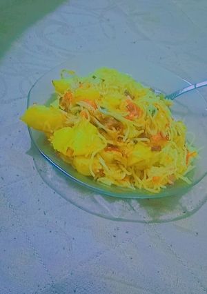 A picture of Sphagetti with potatoes.