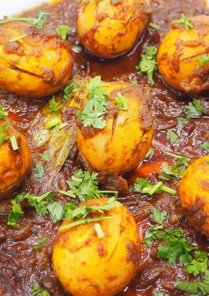 জিভে পানি আনা সুস্বাদু ডিম ভুনা রেসিপির প্রধান ছবি