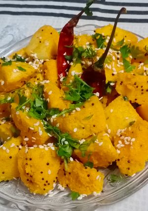 A picture of Masala suji idli.