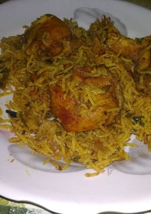 A picture of Malabari chicken pulao.