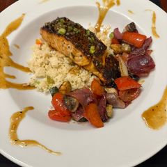 A picture of Honey Sriracha Salmon.