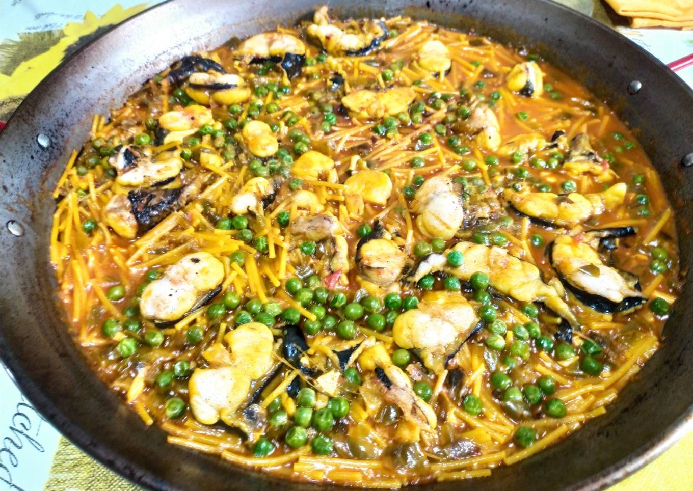 Fideos melosos con rape