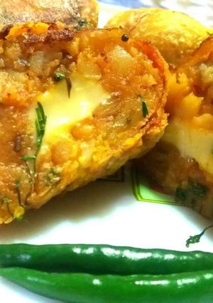 A picture of Cheese vada.