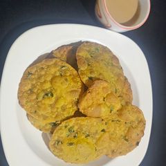 A picture of Pearl millet methi puri.