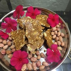 A picture of Peanuts chikki.