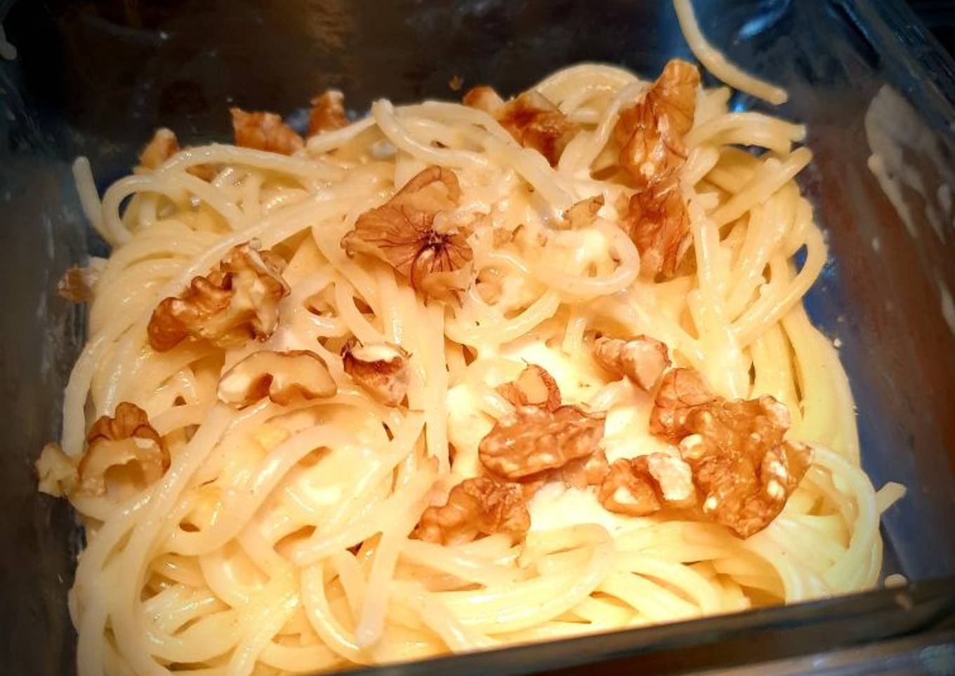 Spaghetti complets au gorgonzola et noix