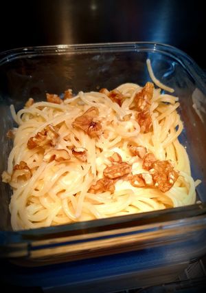 Une photo de Spaghetti complets au gorgonzola et noix