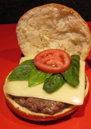 Una foto de Hamburguesa caprese