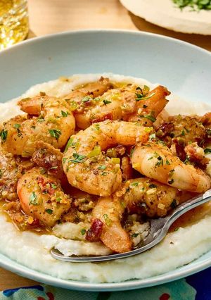 A picture of Shrimps & grits.