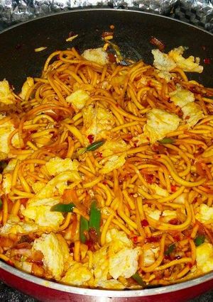 এগ চাউমিন (Egg chawmein recipe in Bengali) রেসিপির প্রধান ছবি