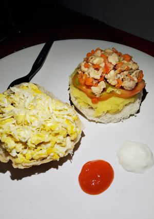 Foto resep Roti Topping Telur dan Tumis Ayam