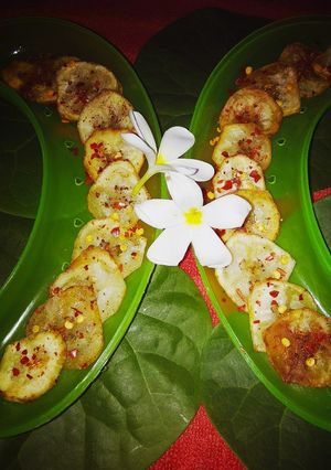 A picture of Raw banana masala chips.