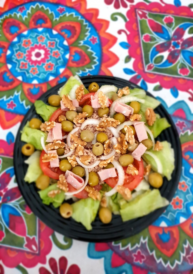 Una foto de Ensalada valenciana con nueces