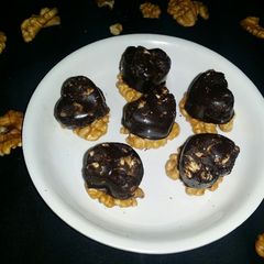 A picture of Walnut Candies.