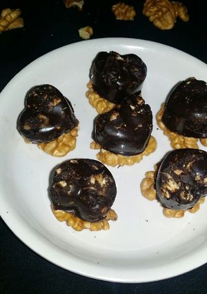 A picture of Walnut Candies.