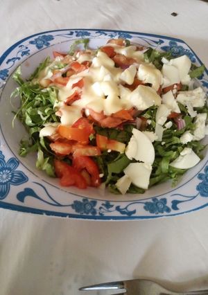 A picture of Hadin salad.