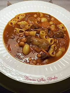 Una foto de Sopa de tuetano con tomate y pasta
