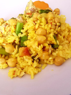 Una foto de Arroz con bonito, ajetes y espárragos