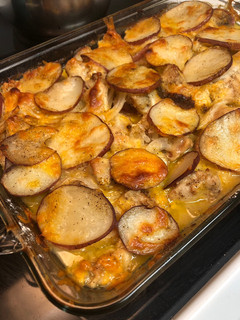 A picture of Cheesy Chicken Potato Bake.