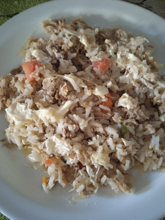 Una foto de Arroz con atún