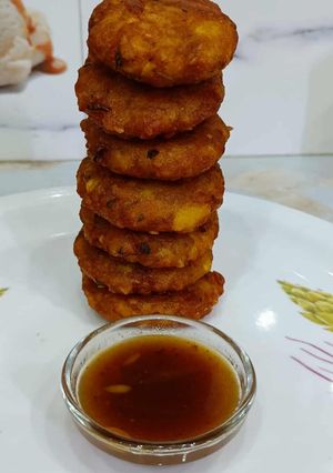 A picture of Paneer Potato Tikki With Temerind Saunth.