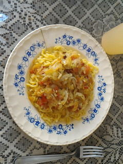 Foto de Macarronada com cebola (sem molho de tomate) #vegetariana