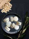 Macarons di anacardi con crema alla guava (Romeu e Julieta)