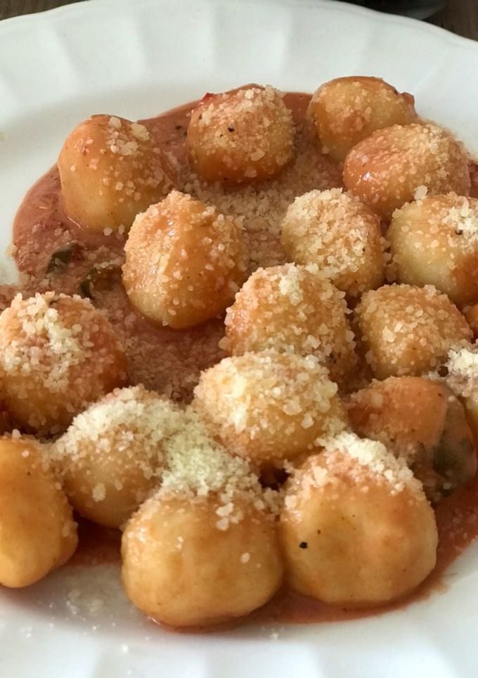 Una foto de Ñoquis rellenos de muzzarella 👩🏻‍🍳