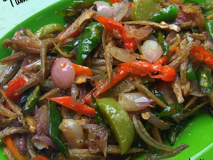 Cara Gampang Membikin Resep Tumis teri jengki super pedas yang Uenak Anti Ribet, Menggugah Selera