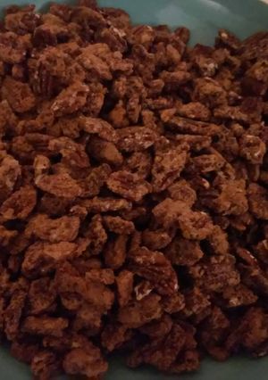 A picture of Sugared Holiday Pecans.