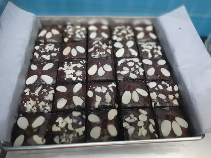 Cara Gampang Membikin Resep Brownies Fudgy Shiny Crust yang  Bikin Ketagihan Anti Ribet, Mantap Sekali