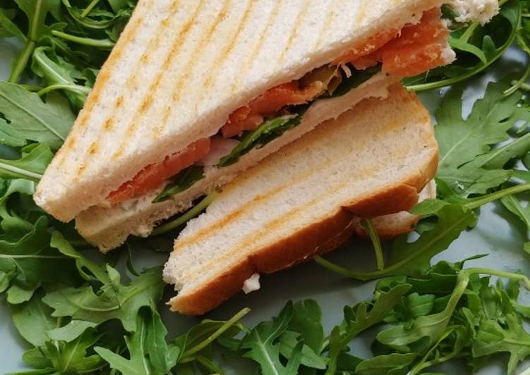 Easiest Way to Make Any-night-of-the-week Smoked salmon sandwich