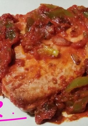 Una foto de Bonito con tomate