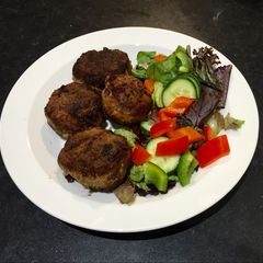 Chiftele (Romanian meatballs) A picture of Chiftele (Romanian meatballs).