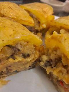 Una foto de Papas rellenas con hongos de pino, apto veganos, una delicia rápida, saludable y muy económica!!