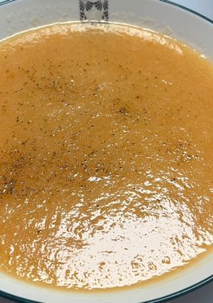 Una foto de Crema de Coliflor con Tomate