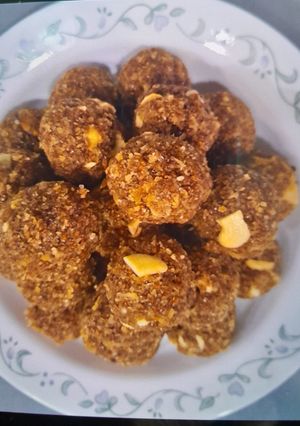 A picture of Aaliv Ladoo - Garden Cress Seeds Ladoo.